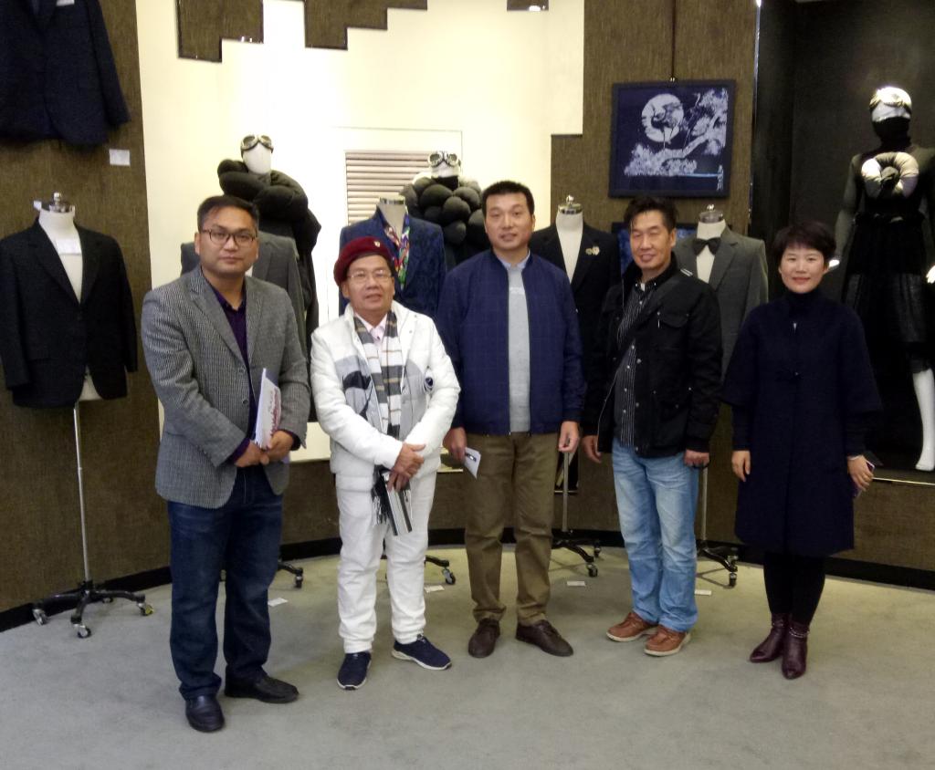 甄心恒副校长、杨海峰老师、张子言副校长、金崑老师、李珍院长合影