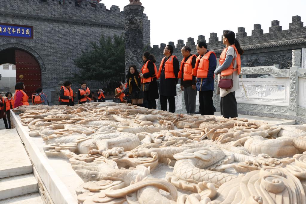 东方文化历史园参观