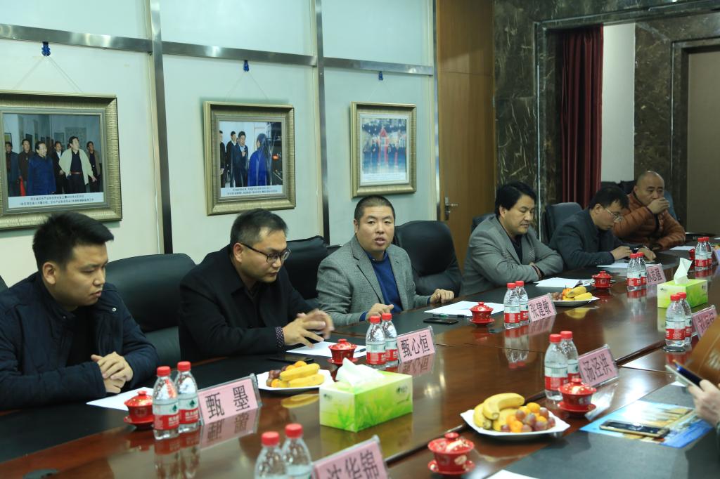 张建敏副校长介绍学校各项工作